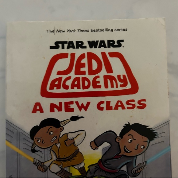 STAR WARS Jedi Academy A NEW CLASS book - Picture 3 of 6